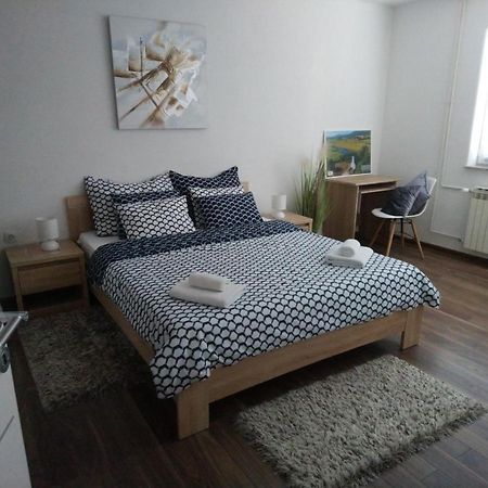 Apartman Danijela Otocac Exterior photo